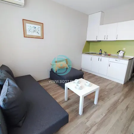 Sorrento Sole Mare - By The Appartement Sveti Vlas